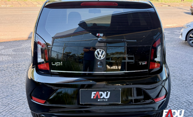 VW - VolksWagen up! high 1.0 TSI Total Flex 12V 5p 2018 Flex-8