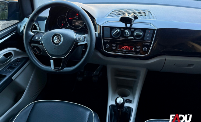 VW - VolksWagen up! high 1.0 TSI Total Flex 12V 5p 2018 Flex-3