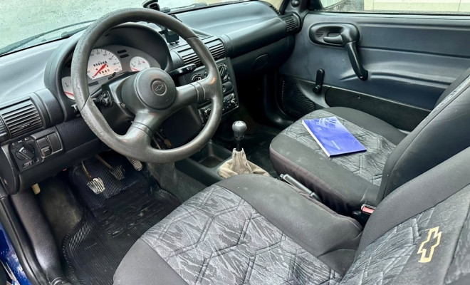 GM Corsa Wind 1.0 MPFI - 2000-6