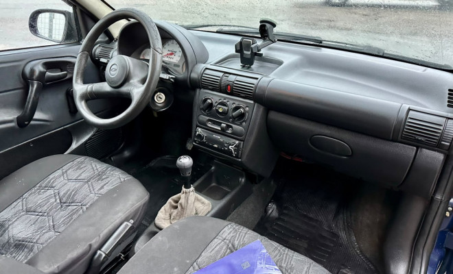 GM Corsa Wind 1.0 MPFI - 2000-5