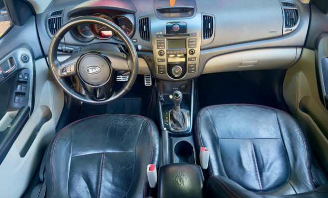 Kia Motors Cerato 1.6 16V Aut. 2013 Gasolina-4