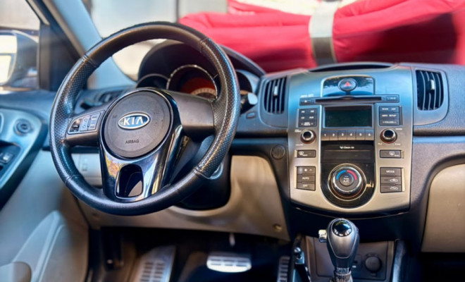Kia Motors Cerato 1.6 16V Aut. 2013 Gasolina-5