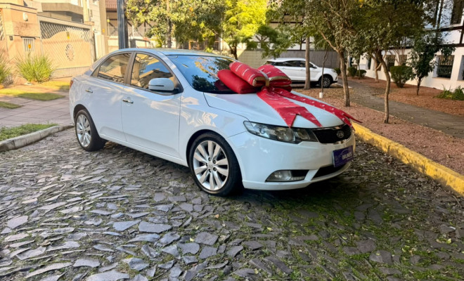 Kia Motors Cerato 1.6 16V Aut. 2013 Gasolina