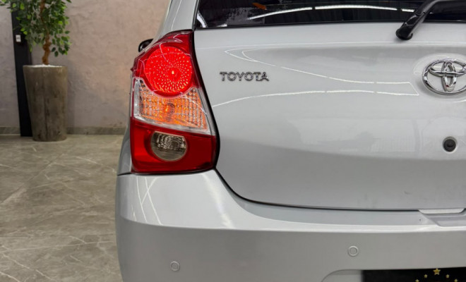 Toyota ETIOS XS 1.5 Flex 16V 5p Aut. 2018 Flex-13