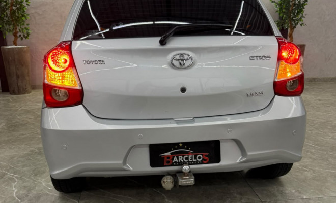 Toyota ETIOS XS 1.5 Flex 16V 5p Aut. 2018 Flex-9