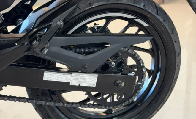 BAJAJ DOMINAR 250 2025 Gasolina-16