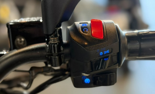 BAJAJ DOMINAR 250 2025 Gasolina-17