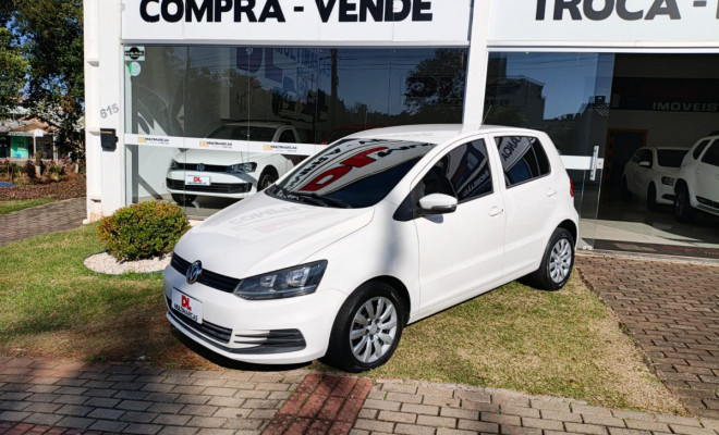 VW - VolksWagen Fox Trendline 1.0 Flex 8V 5p 2015 Flex