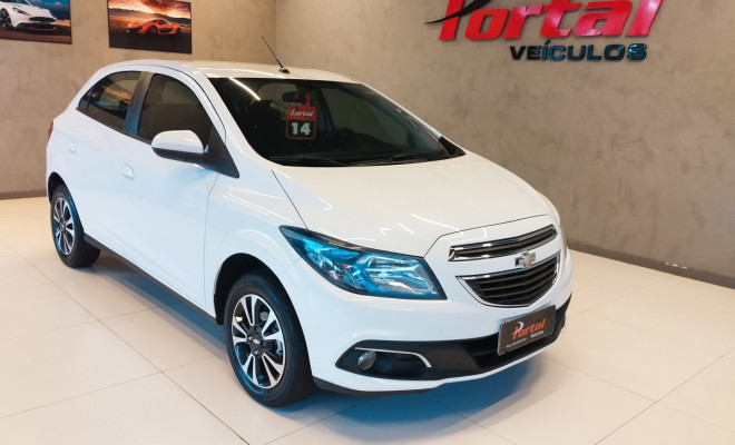GM - Chevrolet ONIX HATCH LTZ 1.4 8V FlexPower 5p Mec. 2014 Flex-0