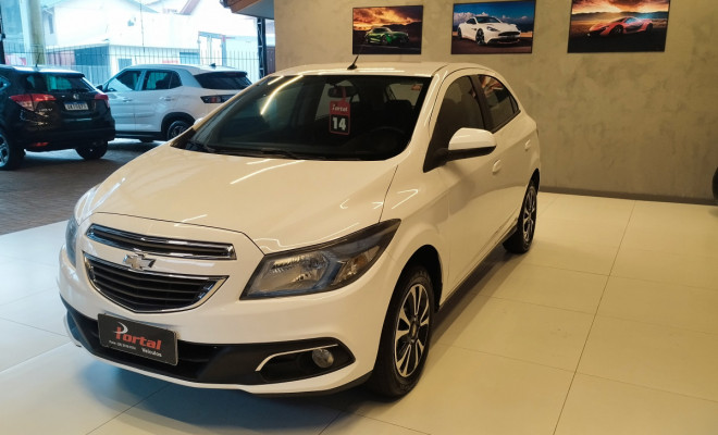 GM - Chevrolet ONIX HATCH LTZ 1.4 8V FlexPower 5p Mec. 2014 Flex-2