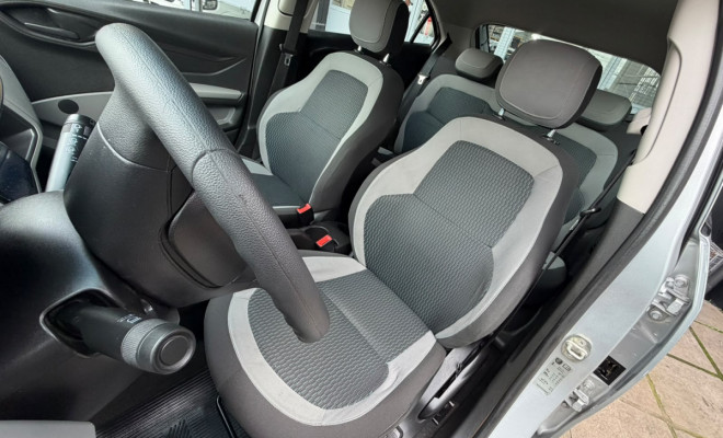 GM - Chevrolet ONIX HATCH LS 1.0 8V FlexPower 5p Mec. 2015 Flex-8