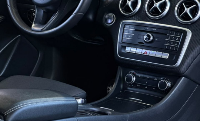 Mercedes-Benz A 200 FF 2018 Flex-4