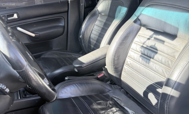 VW - VolksWagen Golf Sportline 1.6 Mi Total Flex 8V 4p 2011 Flex-4