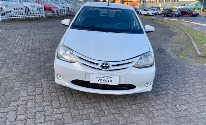 Toyota ETIOS X 1.3 -  2015-1