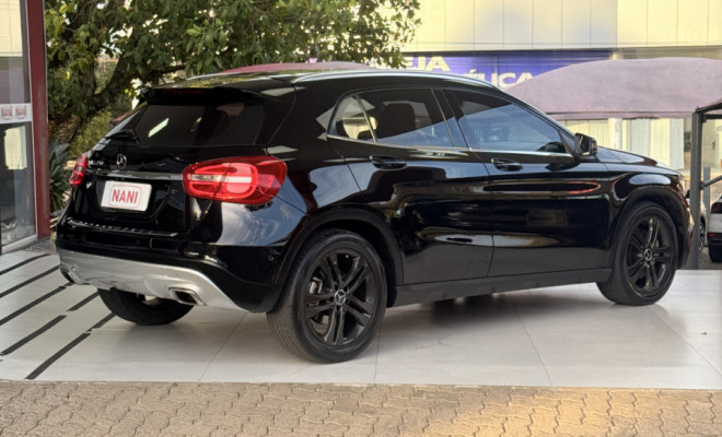 Mercedes-Benz GLA 250 Vision 2.0 TB 16V 211cv Aut. 2015 Gasolina-2
