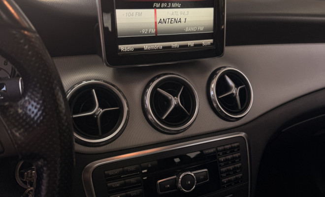 Mercedes-Benz GLA 250 Vision 2.0 TB 16V 211cv Aut. 2015 Gasolina-9