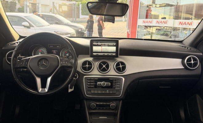Mercedes-Benz GLA 250 Vision 2.0 TB 16V 211cv Aut. 2015 Gasolina-8