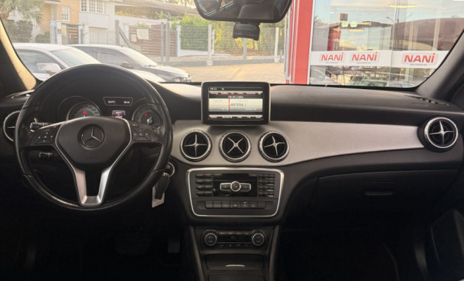 Mercedes-Benz GLA 250 Vision 2.0 TB 16V 211cv Aut. 2015 Gasolina-11