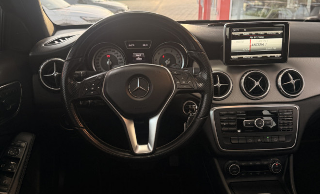 Mercedes-Benz GLA 250 Vision 2.0 TB 16V 211cv Aut. 2015 Gasolina-7