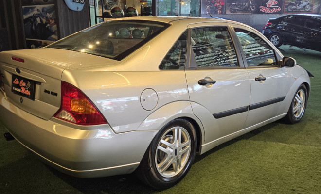 Ford Focus Sedan 2.0 16V/2.0 16V Flex 4p Aut. 2005 Flex-3