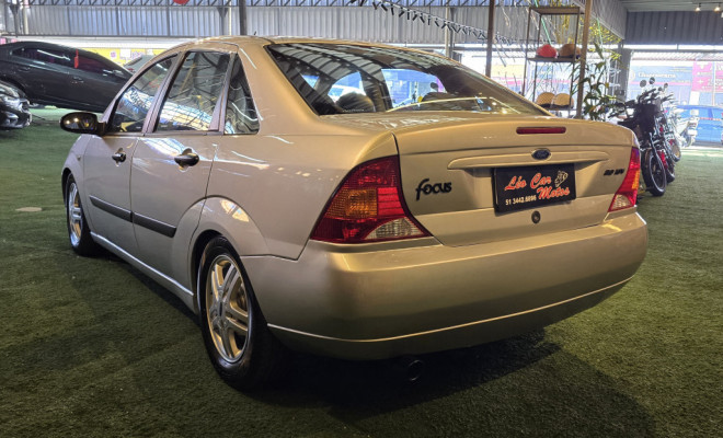Ford Focus Sedan 2.0 16V/2.0 16V Flex 4p Aut. 2005 Flex-6