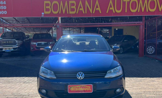 VW - VolksWagen JETTA Highline 2.0 TSI 16V 4p Tiptronic 2012 Flex-6