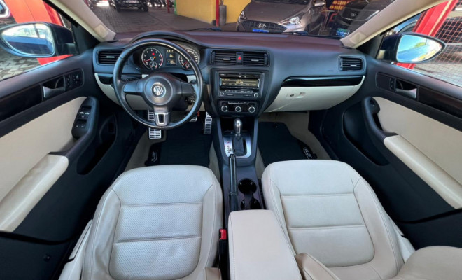 VW - VolksWagen JETTA Highline 2.0 TSI 16V 4p Tiptronic 2012 Flex-7