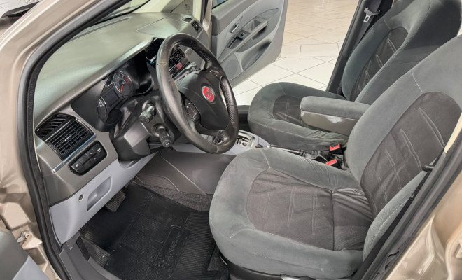 Fiat LINEA ESSENCE Dualogic 1.8 Flex 16V 4p 2013 Flex-1