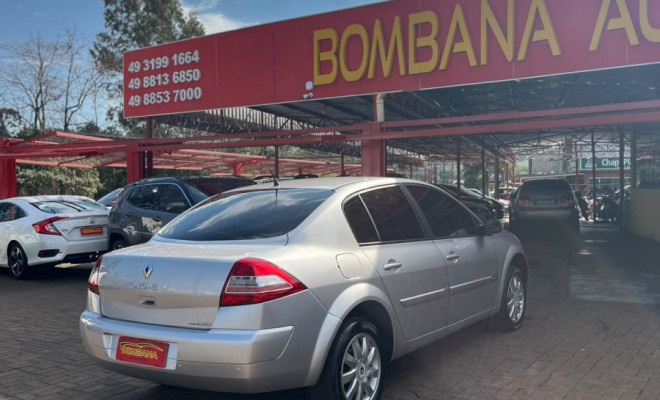 Renault Megane Sedan Dynamique 2.0 16V Aut. 2010 Flex-3