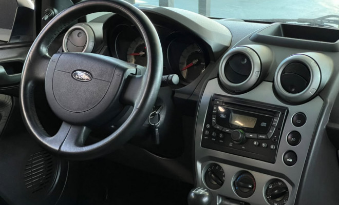 Ford Fiesta Sed. 1.6 8V Flex 4p 2008 Flex-5