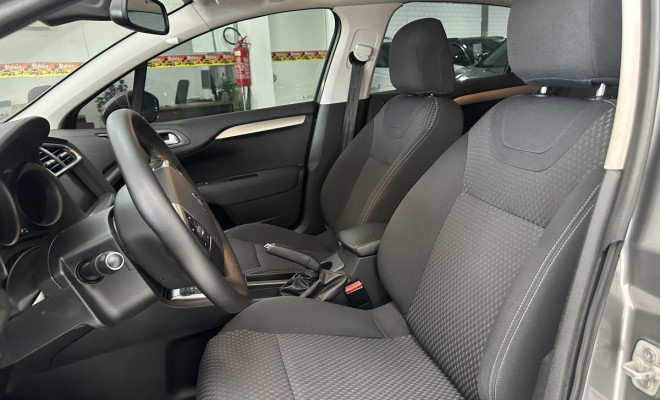 Citroën C4 LOUNGE Tendance 2.0 Aut 2015-8