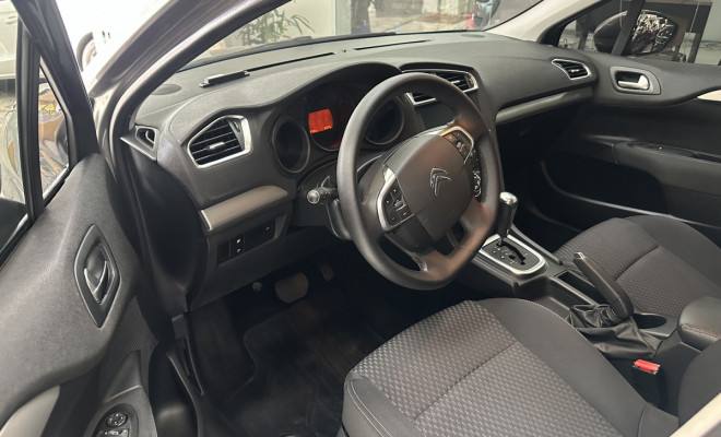 Citroën C4 LOUNGE Tendance 2.0 Aut 2015-6