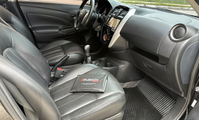 Nissan VERSA SL 1.6 FlexStart - 2019-7