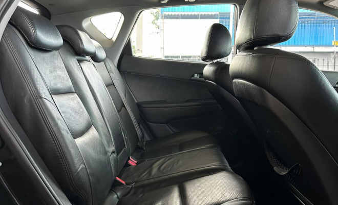 Hyundai i30 2.0 16V 145cv 5p Aut. 2010 Gasolina-5