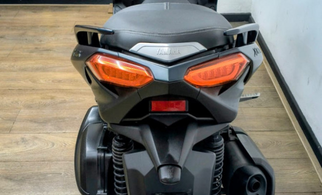 YAMAHA XMAX 250 ABS 2024 Gasolina-10