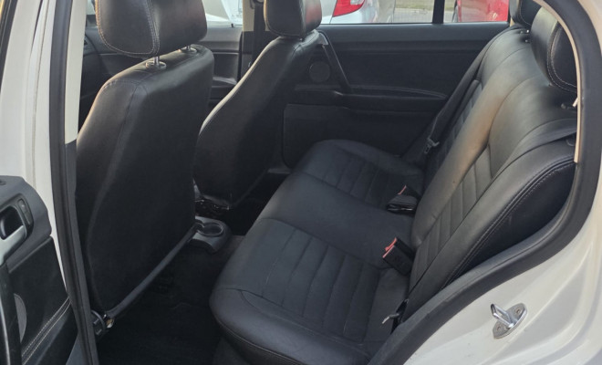 VW - VolksWagen Polo 1.6 Mi/S.Ouro 1.6 Mi Tot.Flex 8V 5p 2014 Flex-9