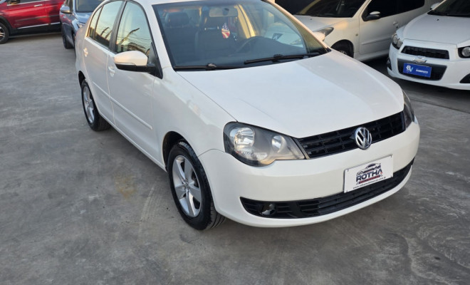 VW - VolksWagen Polo 1.6 Mi/S.Ouro 1.6 Mi Tot.Flex 8V 5p 2014 Flex-1