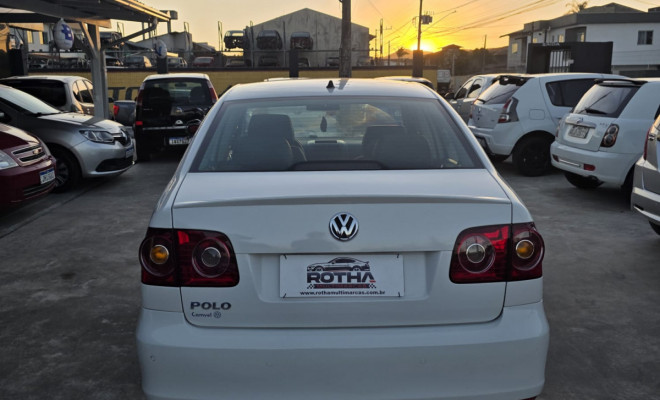 VW - VolksWagen Polo 1.6 Mi/S.Ouro 1.6 Mi Tot.Flex 8V 5p 2014 Flex-4