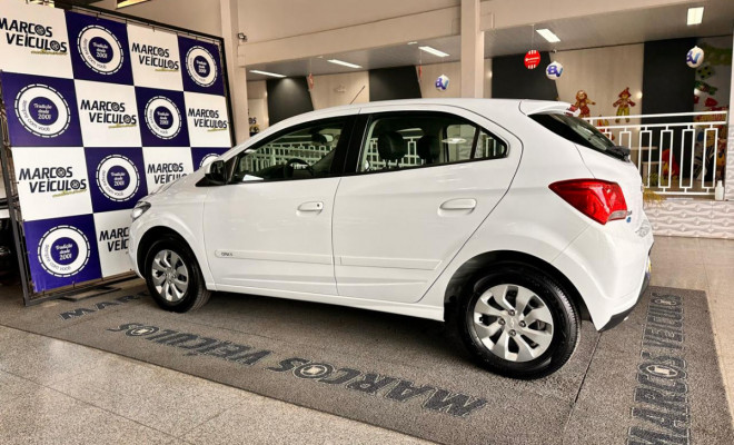 GM - Chevrolet ONIX HATCH LT 1.0 8V FlexPower 5p Mec. 2019 Flex-2