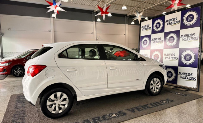 GM - Chevrolet ONIX HATCH LT 1.0 8V FlexPower 5p Mec. 2019 Flex-4