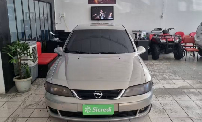 GM - Chevrolet Vectra GLS/Expres.2.2/ 2.0 e 2.0 CD 8V 2004 Gasolina-0