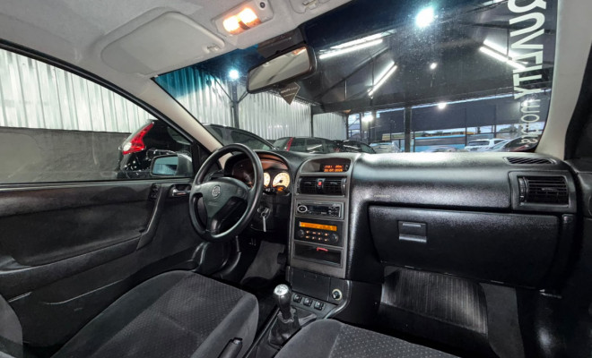 GM - Chevrolet Astra Advantage 2.0 MPFI 8V FlexPower 5p 2011 Flex-8