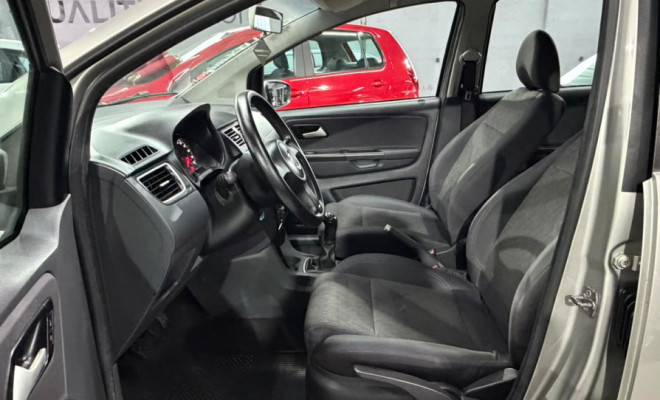 VW - VolksWagen Fox 1.0 Mi Total Flex 8V 5p 2013 Flex-9