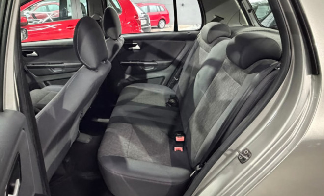 VW - VolksWagen Fox 1.0 Mi Total Flex 8V 5p 2013 Flex-10