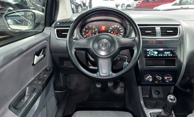 VW - VolksWagen Fox 1.0 Mi Total Flex 8V 5p 2013 Flex-7