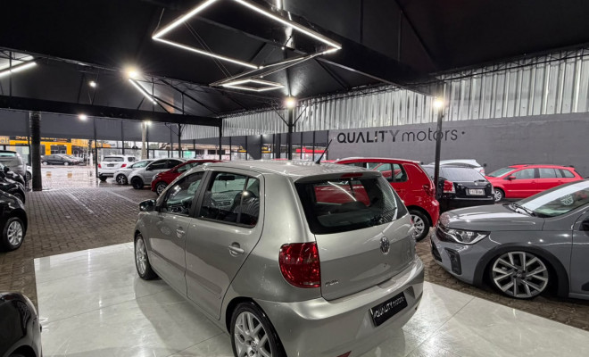 VW - VolksWagen Fox 1.0 Mi Total Flex 8V 5p 2013 Flex-4