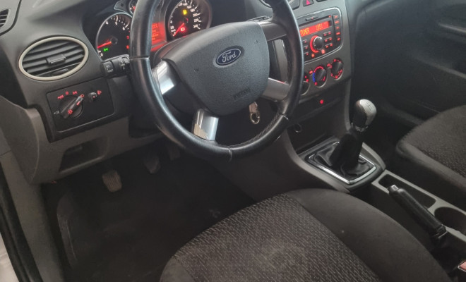 Ford Focus 1.6 S/SE/SE Plus Flex 8V/16V  5p 2011 Flex-2