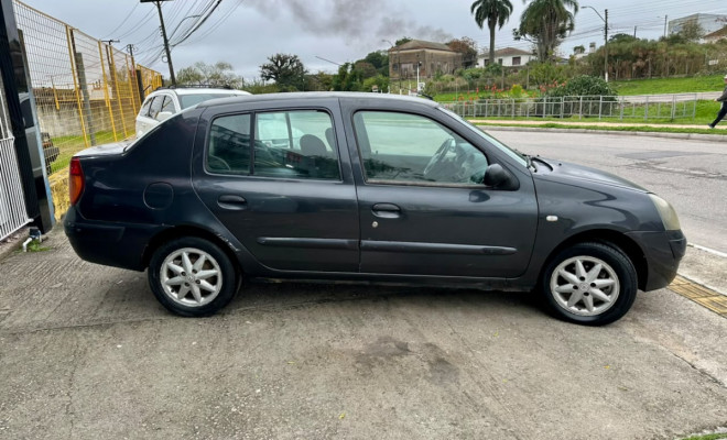 Renault Clio Sedan 1.0 Expression - 2004-1