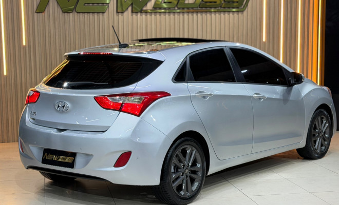 Hyundai i30 1.8 16V Aut. 5p 2016 Gasolina-4