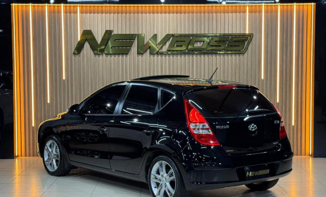 Hyundai i30 2.0 16V 145cv 5p Aut. 2011 Gasolina-2